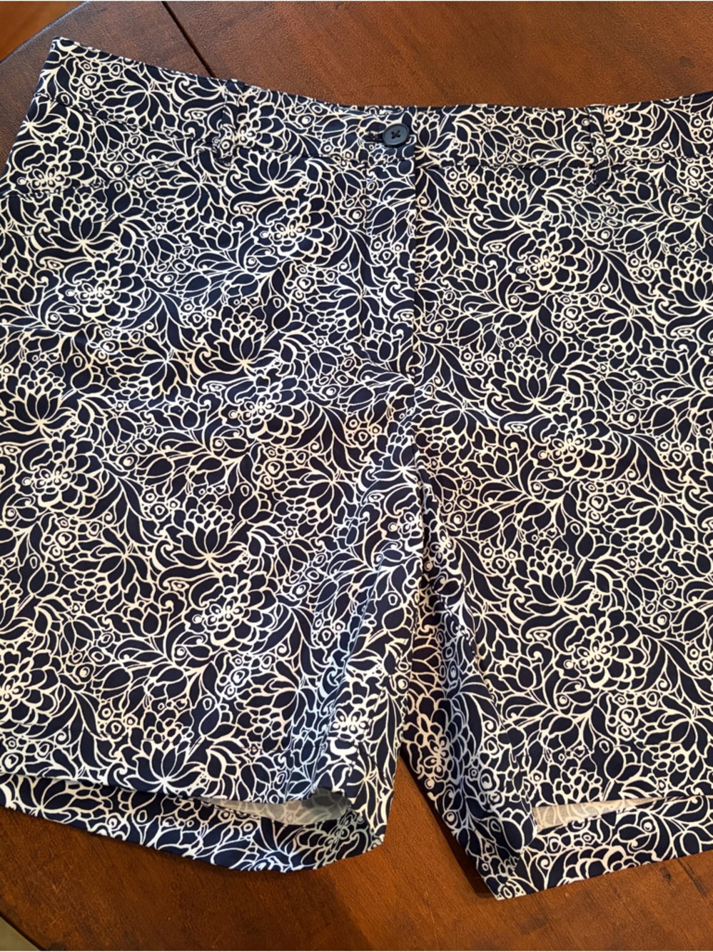 Talbots Navy and White Floral Print Bermuda Shorts size Large